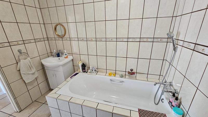 2 Bedroom Property for Sale in Velddrif Western Cape